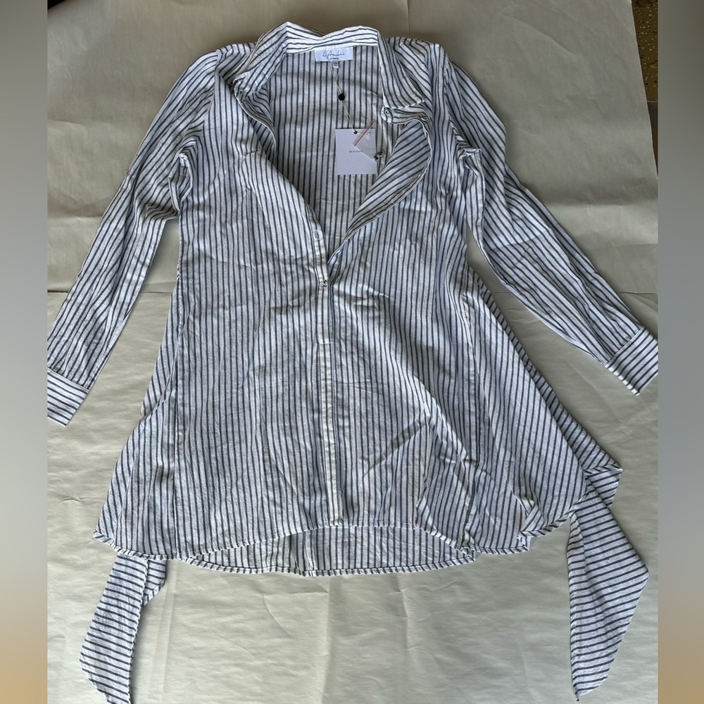 Women’s long sleeve buttoned-down blouse